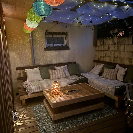 Chaleureux, Massage, Terrasse Prive, Barbecue Et Balneo Apartman